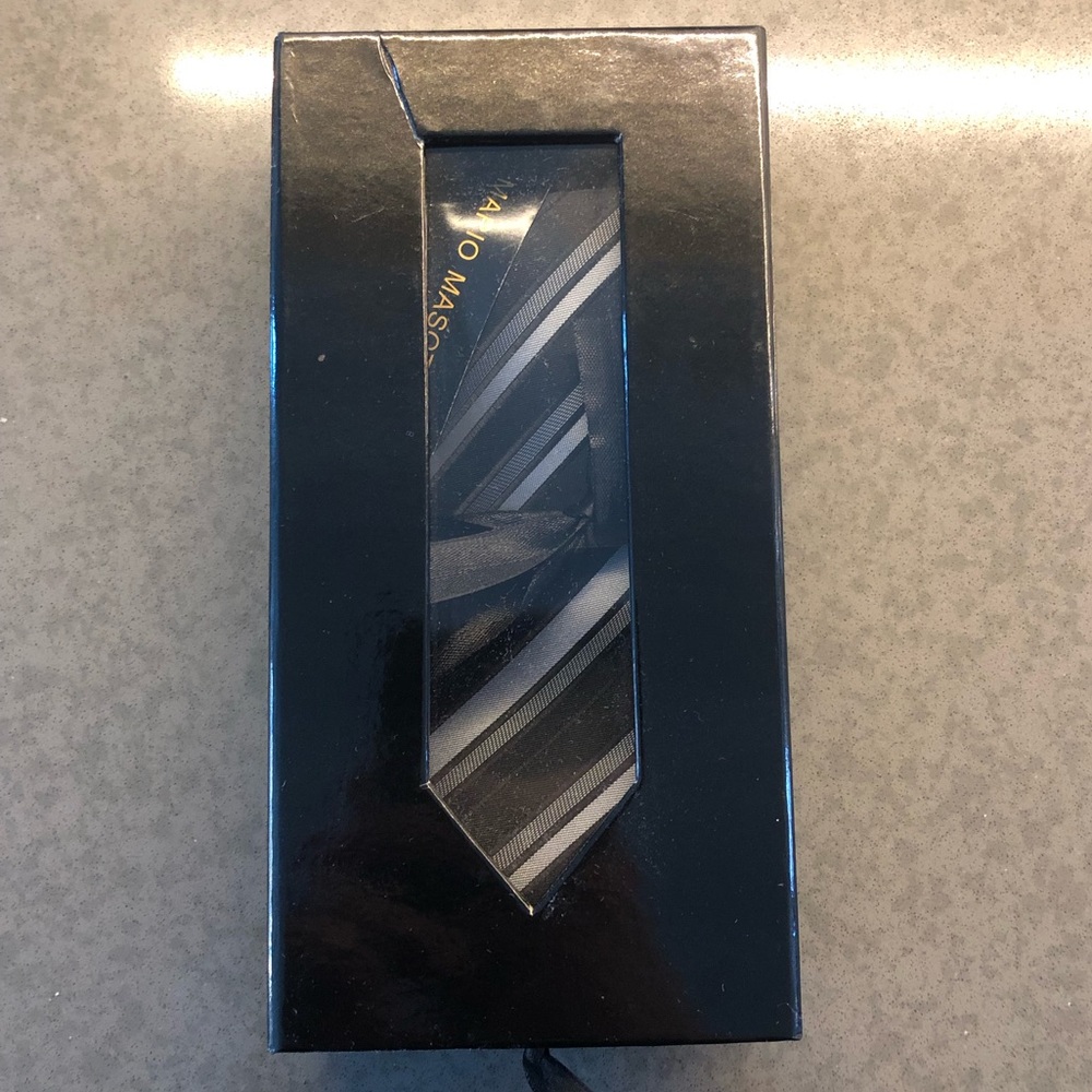 BRAND NEW men’s silk tie